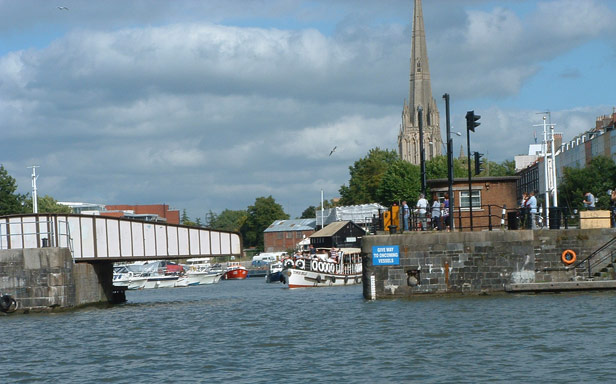 Prince Street swing bridge