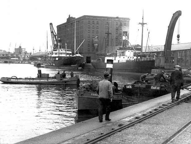 Steam crane at Princes Wharf