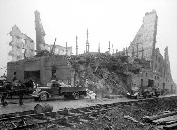 Corporation Granary on Princes Wharf, 1941