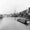 Jolly passing Bathurst Wharf, 1938
